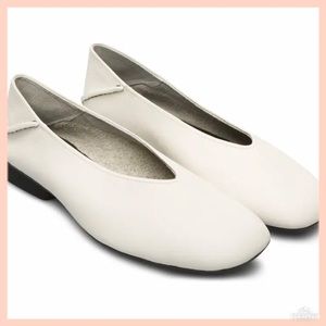 NWOT Camper Casi Myra White Leather Flats